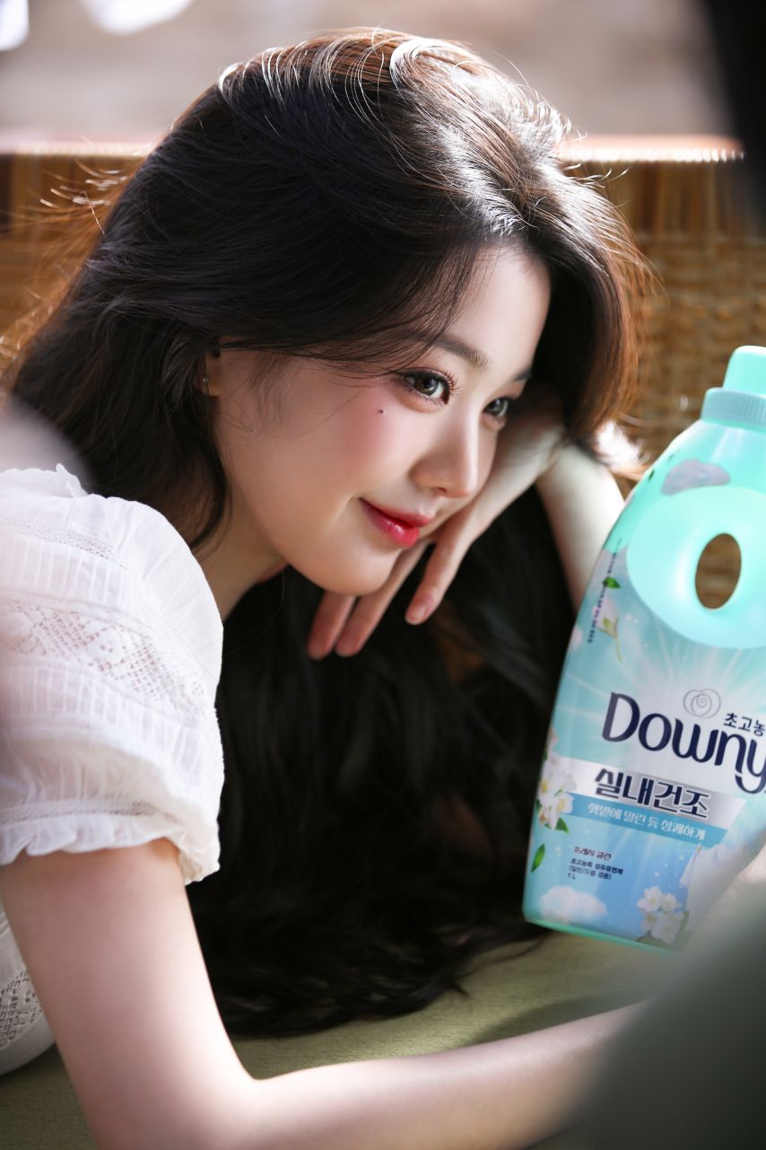 아이브 장원영 X ‘다우니’ 광고 촬영 현장 비하인드1_8.jpeg