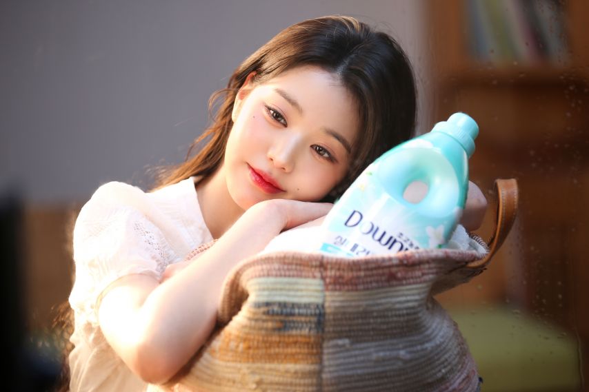 아이브 장원영 X ‘다우니’ 광고 촬영 현장 비하인드1_2.jpeg