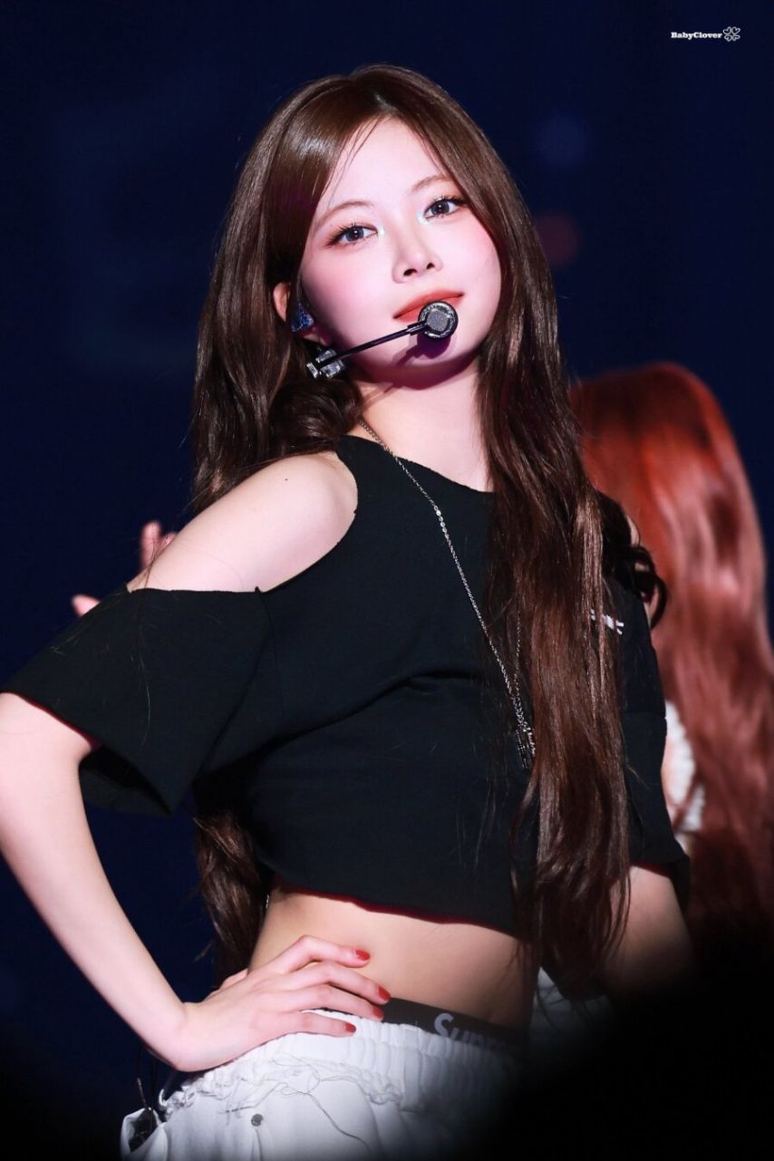 섹시한 매력 발산하는 르세라핌 콘서트 홍은채1_3.jpg
