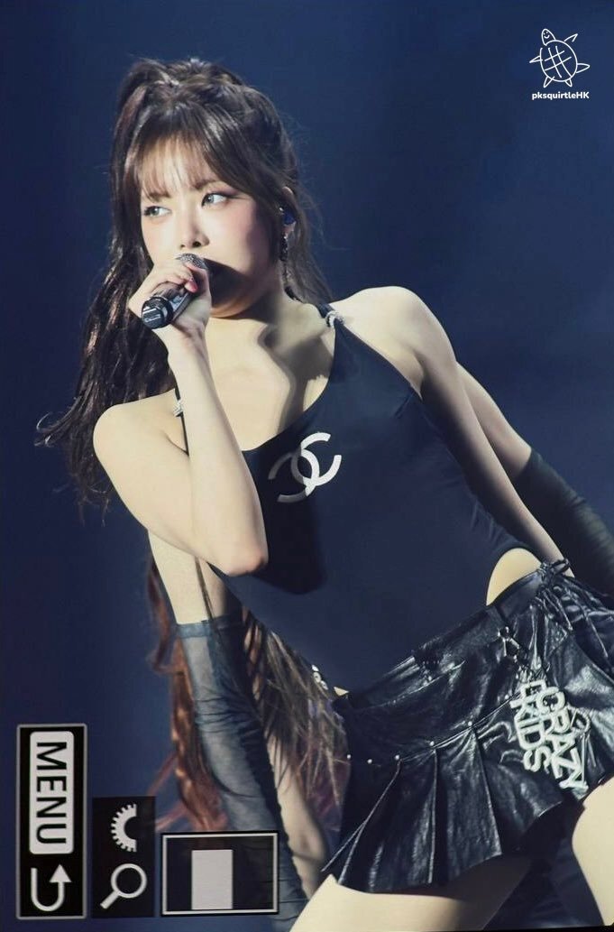 섹시한 매력 발산하는 르세라핌 콘서트 홍은채1_4.jpg