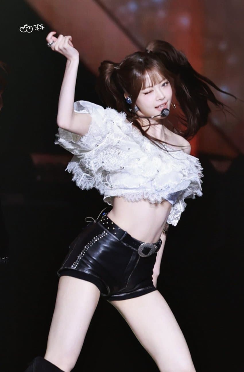 섹시한 매력 발산하는 르세라핌 콘서트 홍은채1_9.jpg