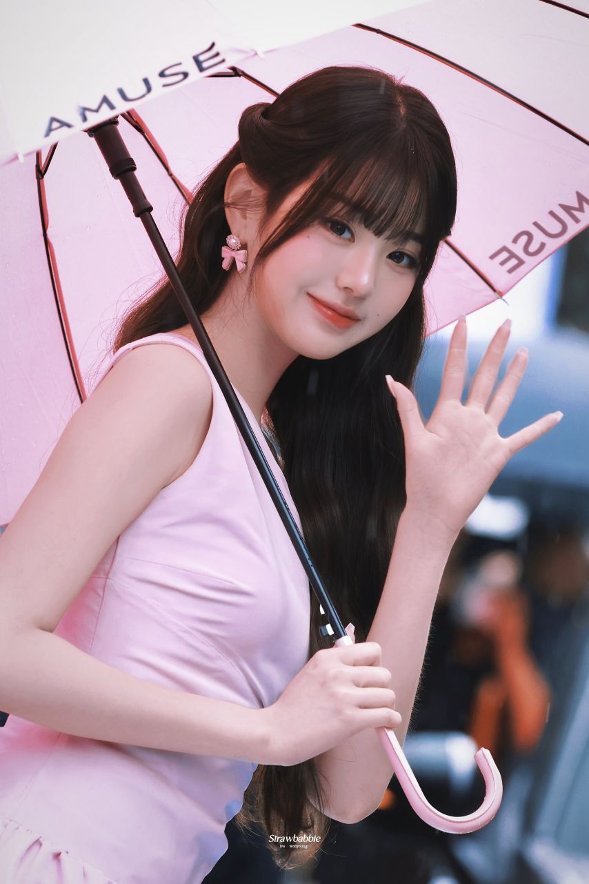 아이브 장원영 어뮤즈 성수 플래그십 스토어1_2.jpg