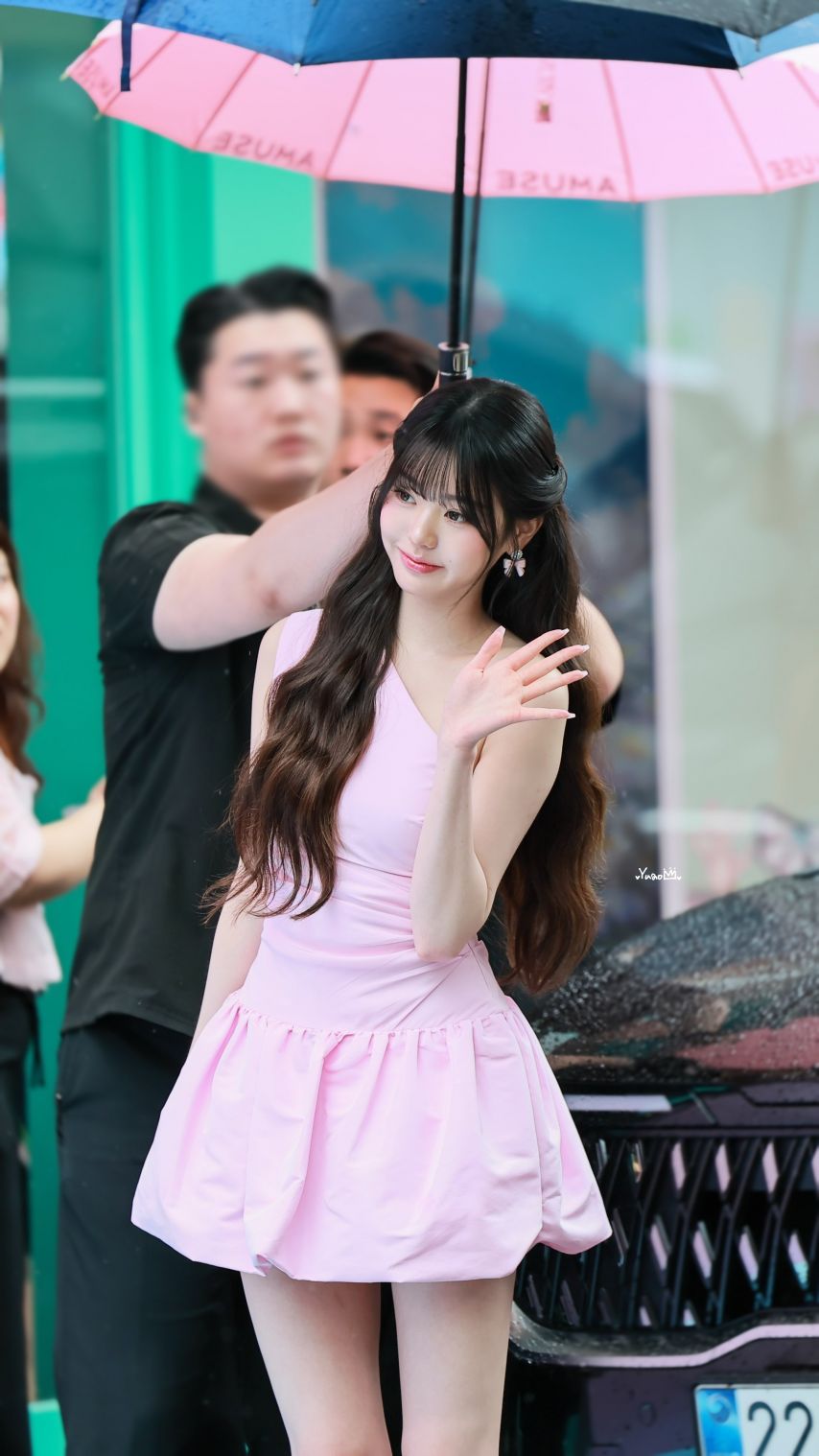 아이브 장원영 어뮤즈 성수 플래그십 스토어1_11.jpg