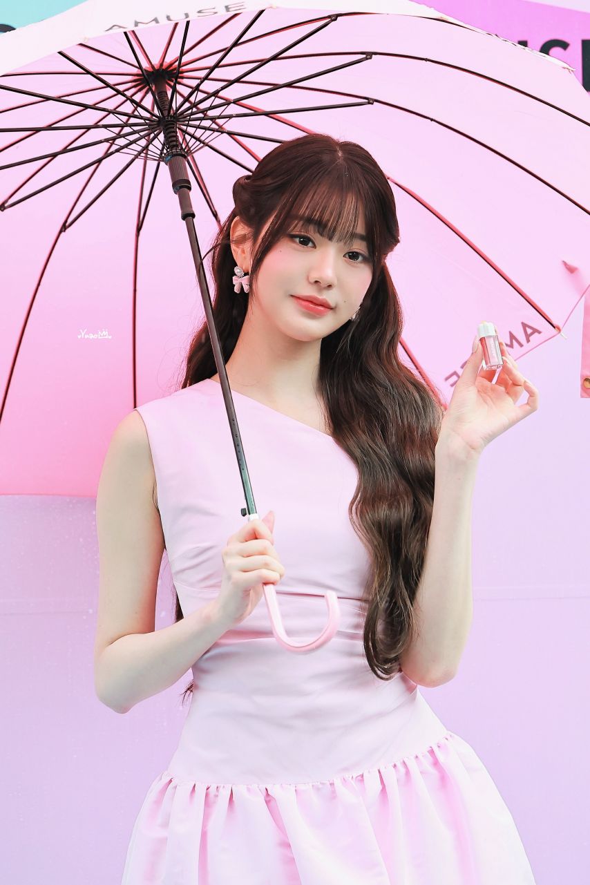 아이브 장원영 어뮤즈 성수 플래그십 스토어1_5.jpg