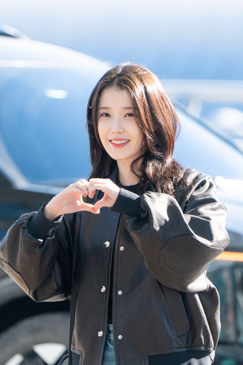 출국하는 아이유1_1.jpg