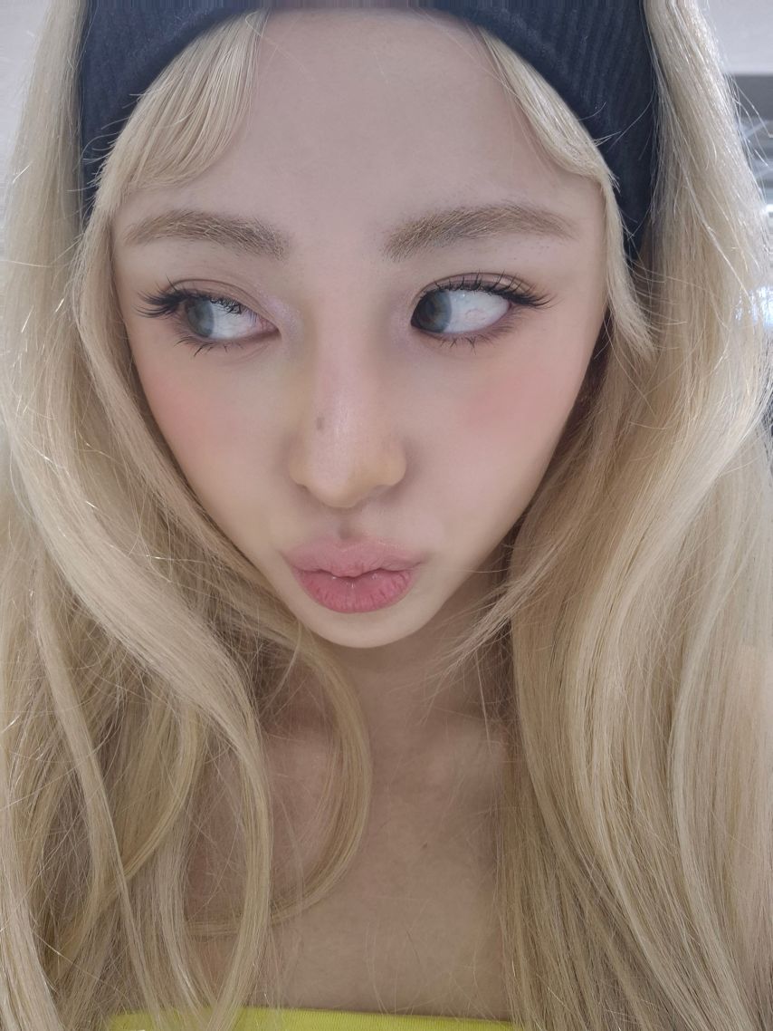 르세라핌 허윤진,홍은채1_2.jpg