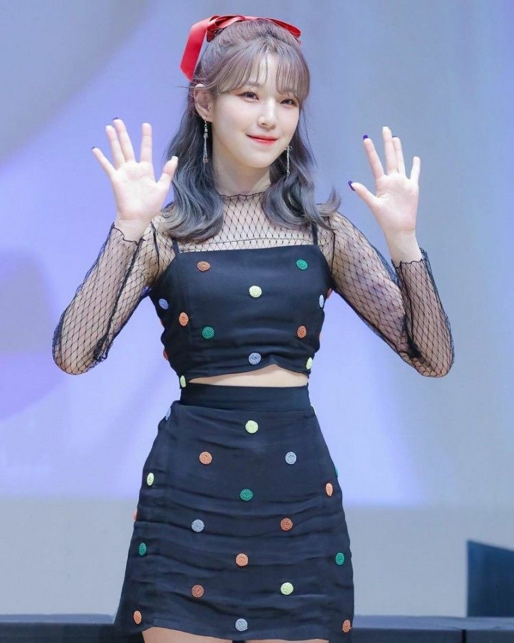 프로미스나인 백지헌1_3.jpg