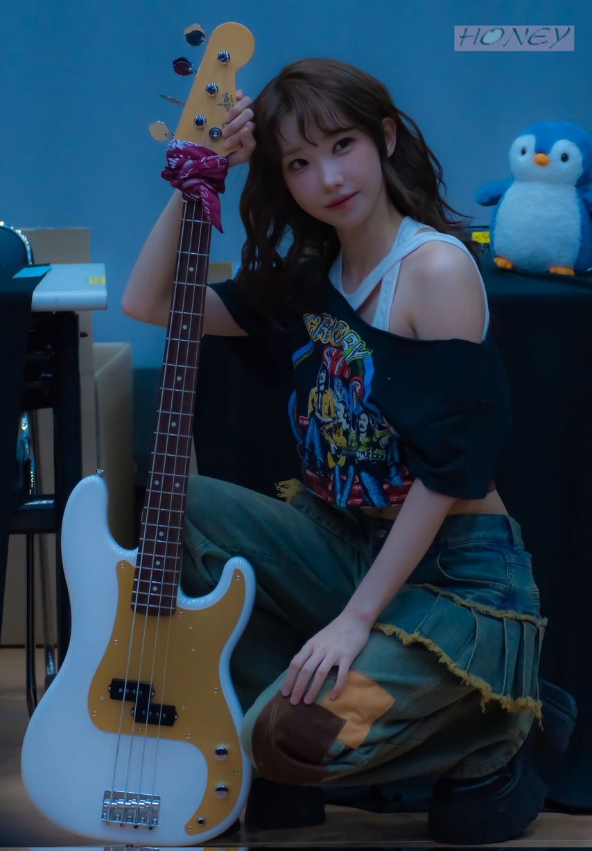 [QWER] 마젠타1_3.jpg