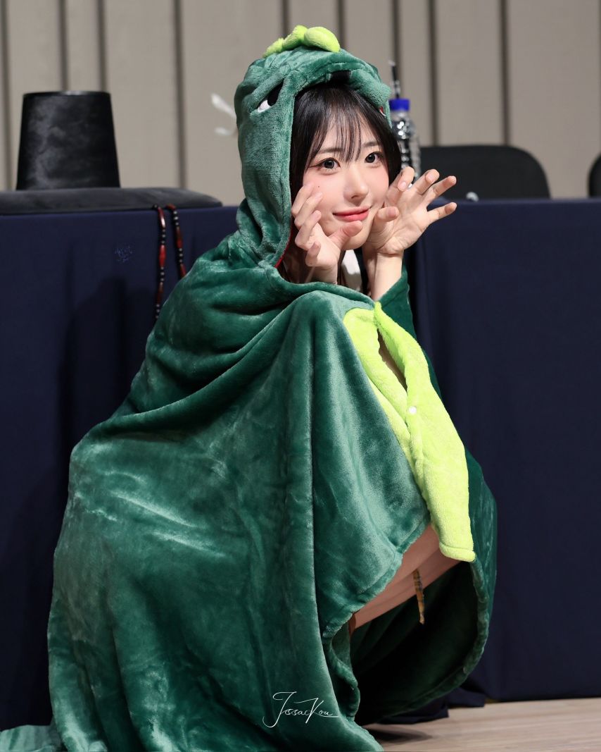 [QWER] 히나1_2.jpg