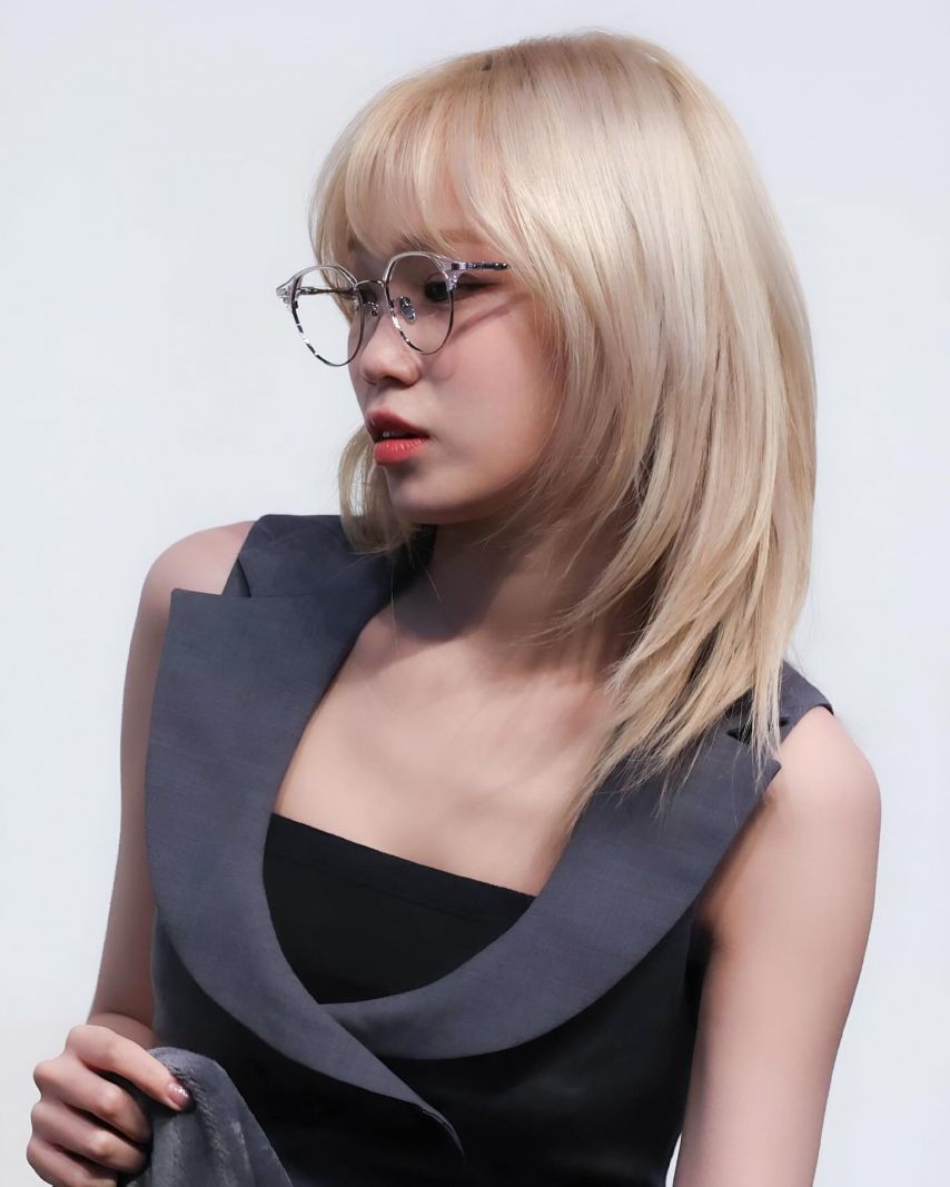 [르세라핌] 킹받는 안경 쓴 김채원1_4.jpg