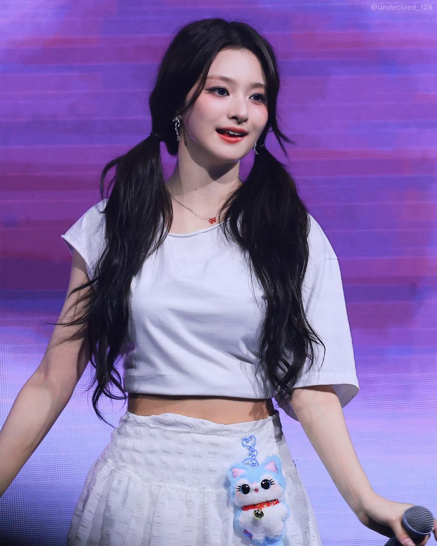 프로미스나인 이나경1_1.jpg