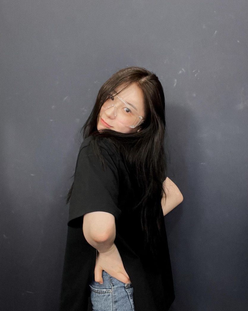 이채연1_3.jpg