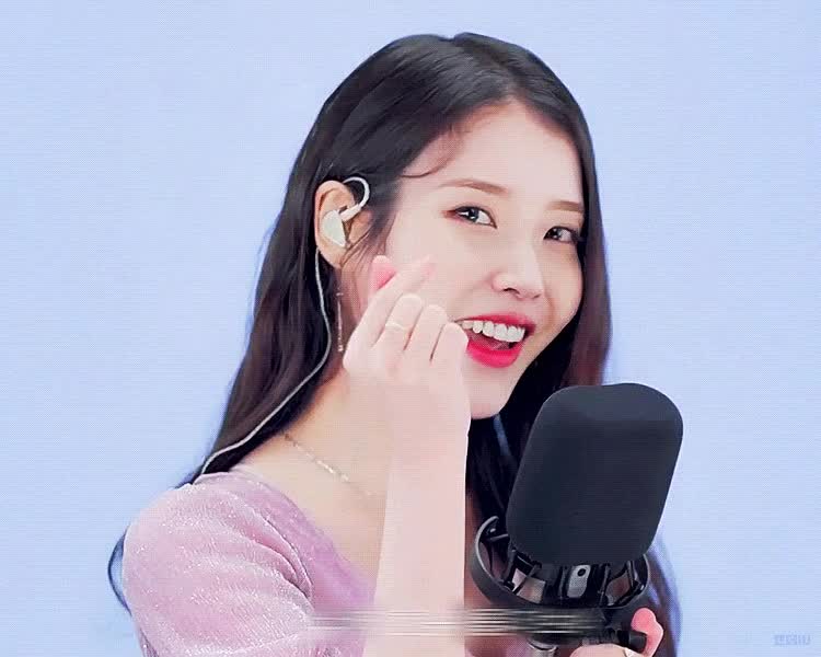 아이유 킬링보이스 3.gif