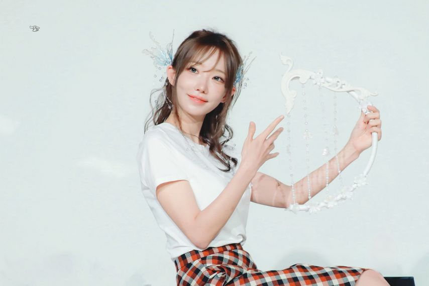 [QWER] 마젠타1_3.jpg