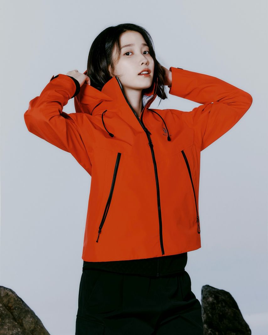 아이유 블랙야크1_2.jpg