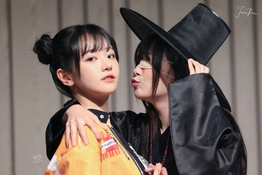 [QWER] 쵸단&시연1_1.jpg