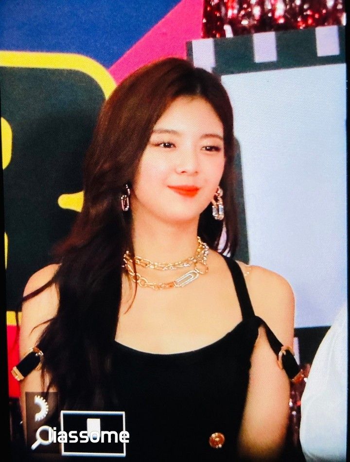 ITZY 리아1_3.jpg