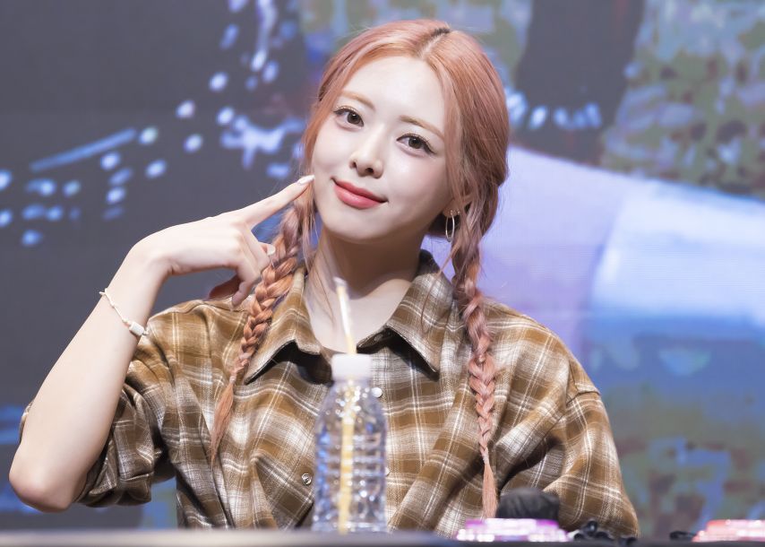 ITZY 유나1_1.jpg