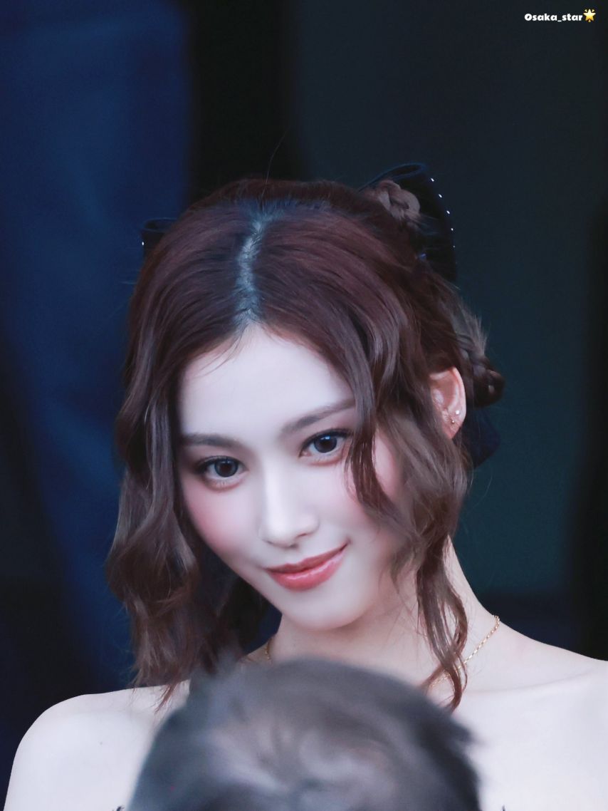 트와이스 사나 PRADA 밀라노1_1.jpg