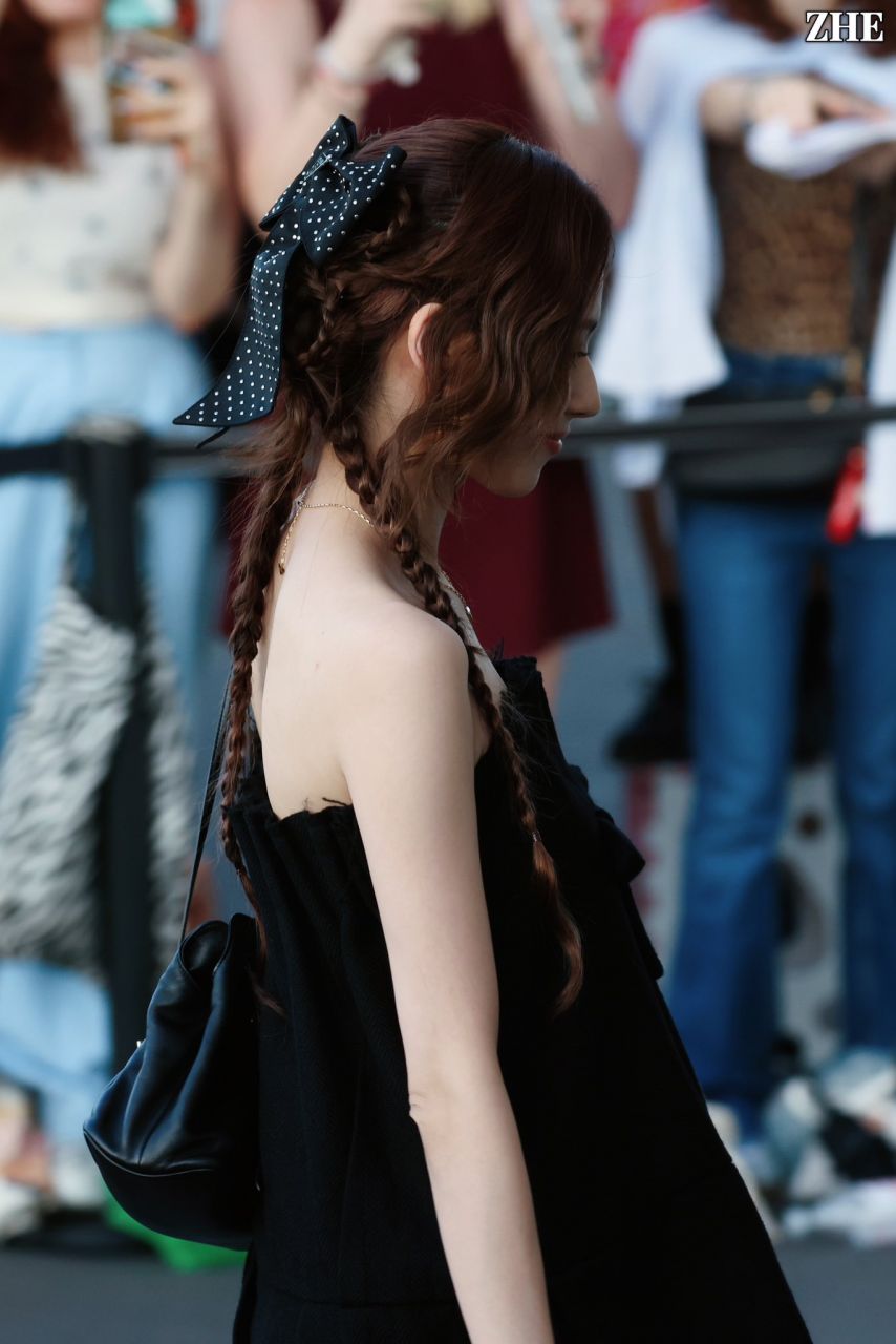 트와이스 사나 PRADA 밀라노1_10.jpg