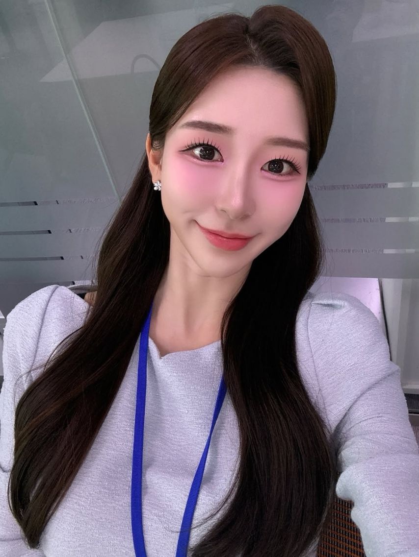 김민지 아나운서1_2.jpg
