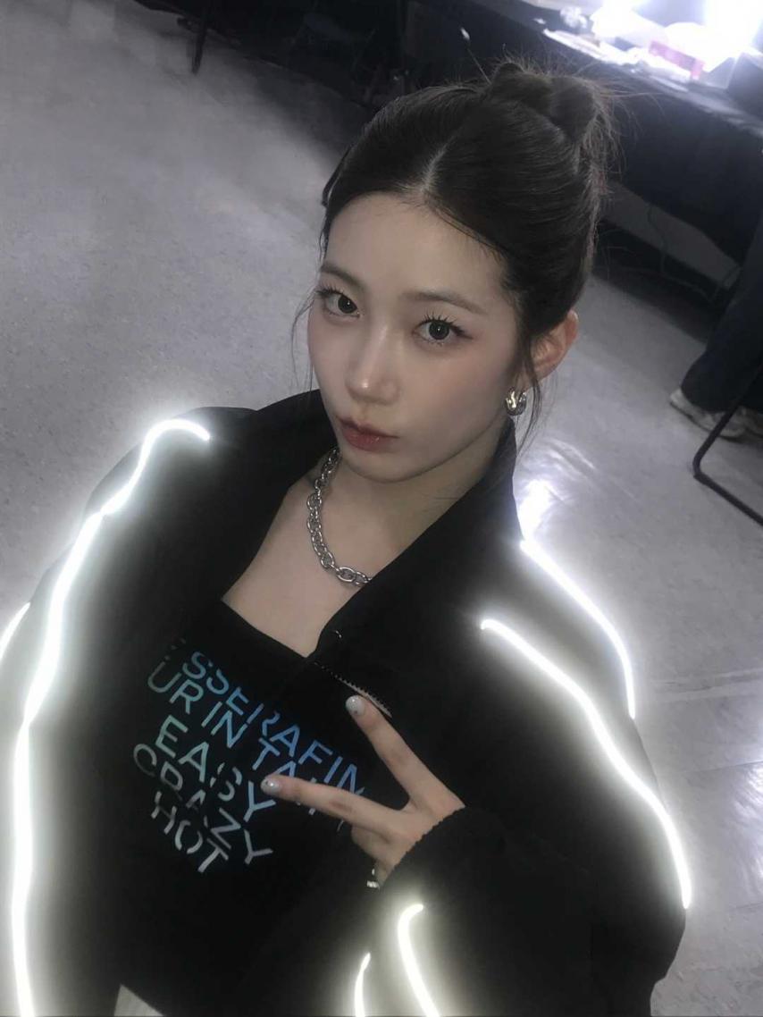 르세라핌 사쿠라,허윤진,카즈하,홍은채1_25.png.jpg