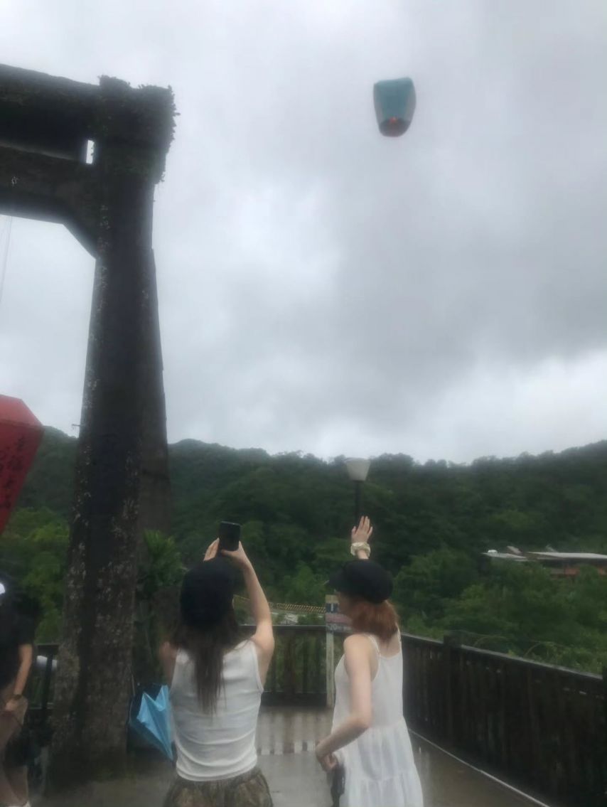 르세라핌 사쿠라,허윤진,카즈하,홍은채1_21.jpg