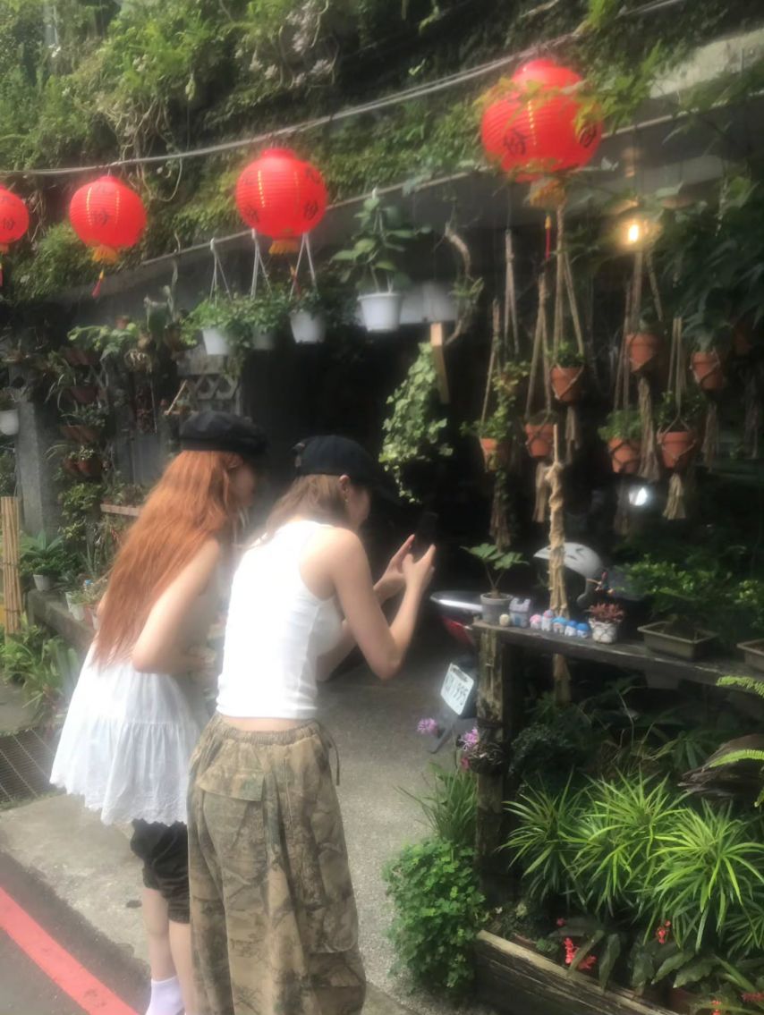 르세라핌 사쿠라,허윤진,카즈하,홍은채1_8.jpg