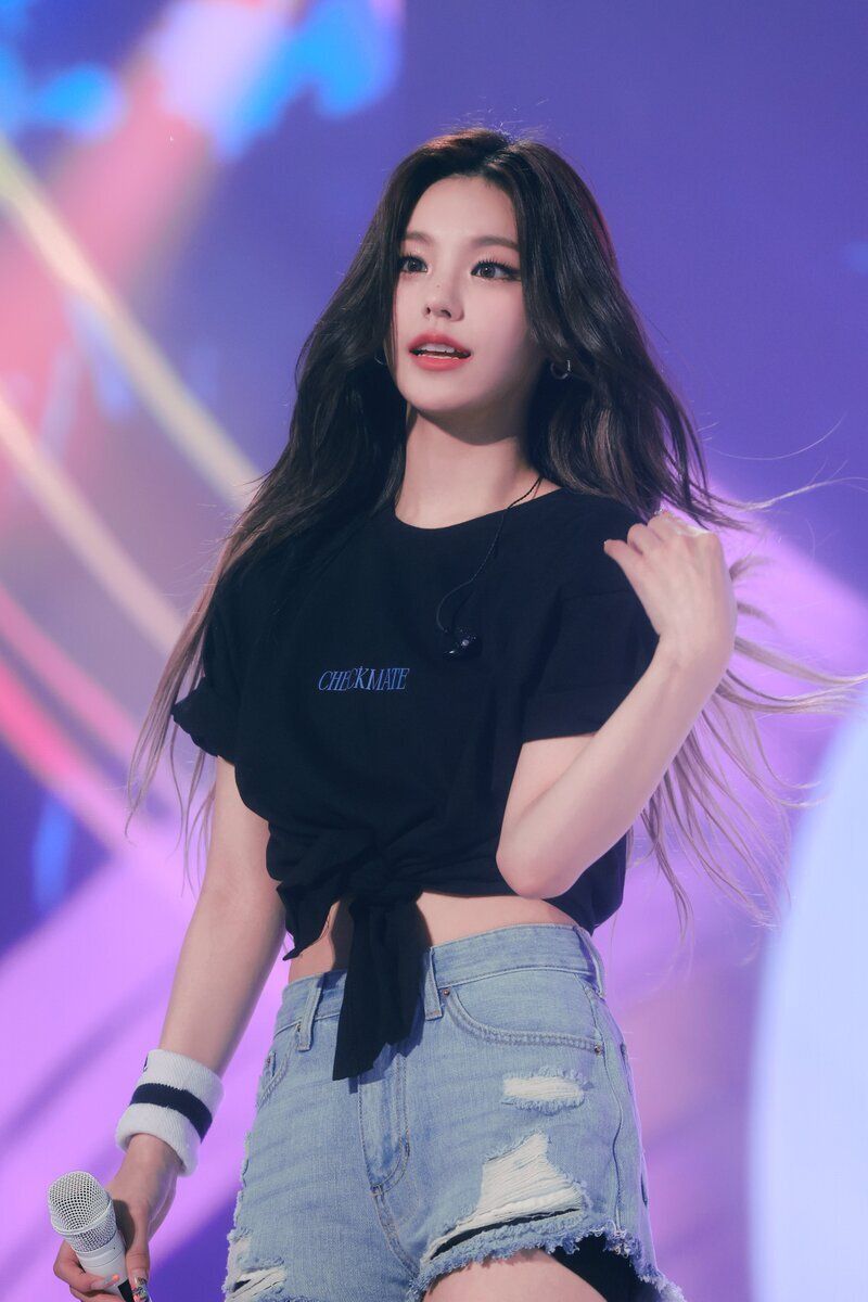 무대에서 더 빛나는 ITZY 예지1_5.jpg