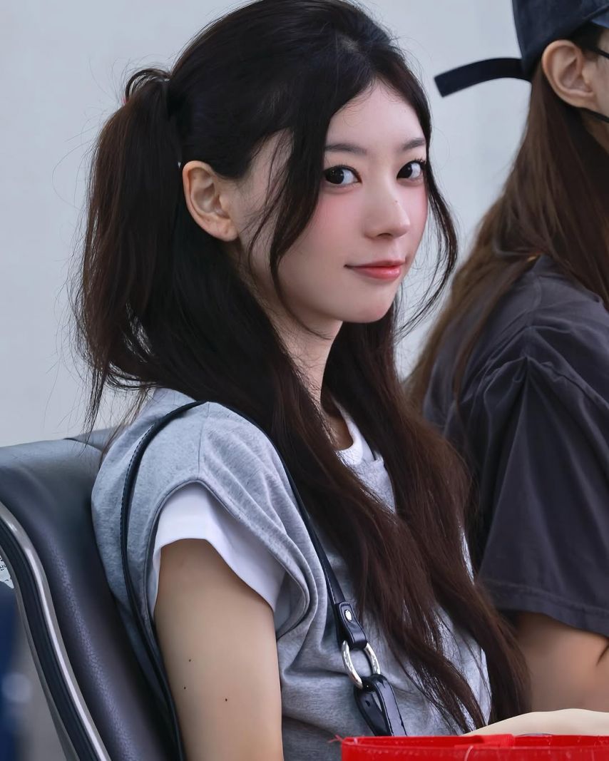 아일릿 (ILLIT) 모카1_2.jpg
