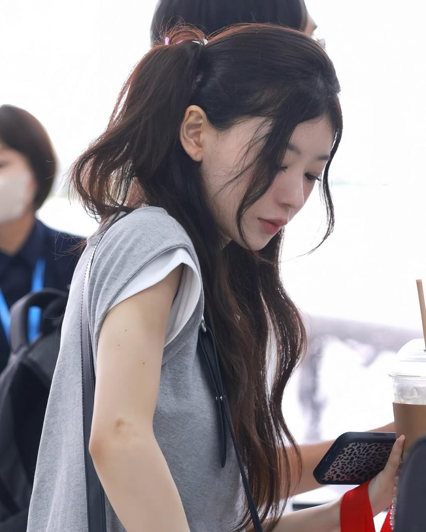 아일릿 (ILLIT) 모카1_5.jpg