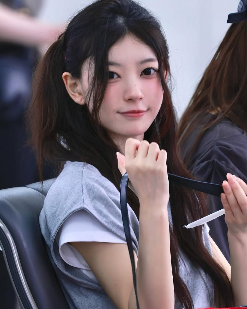 아일릿 (ILLIT) 모카1_1.jpg