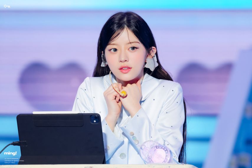2025 ILLIT GLITTER DAY IN SEOUL 아일릿 민주1_2.jpg