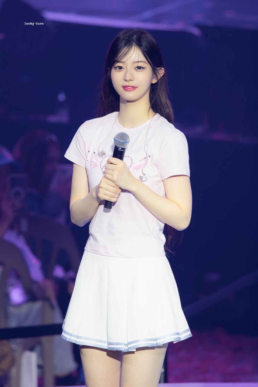 2025 ILLIT GLITTER DAY IN SEOUL 아일릿 민주1_7.jpg