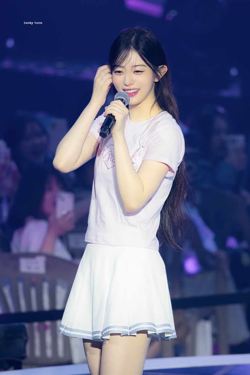 2025 ILLIT GLITTER DAY IN SEOUL 아일릿 민주1_8.jpg