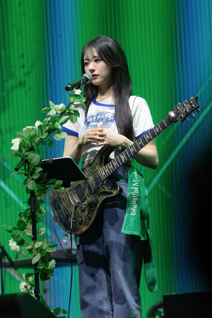 QWER 히나1_6.jpeg