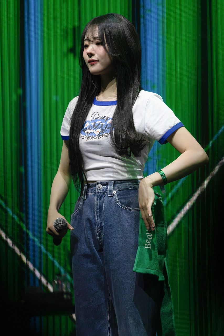 QWER 히나1_2.jpeg