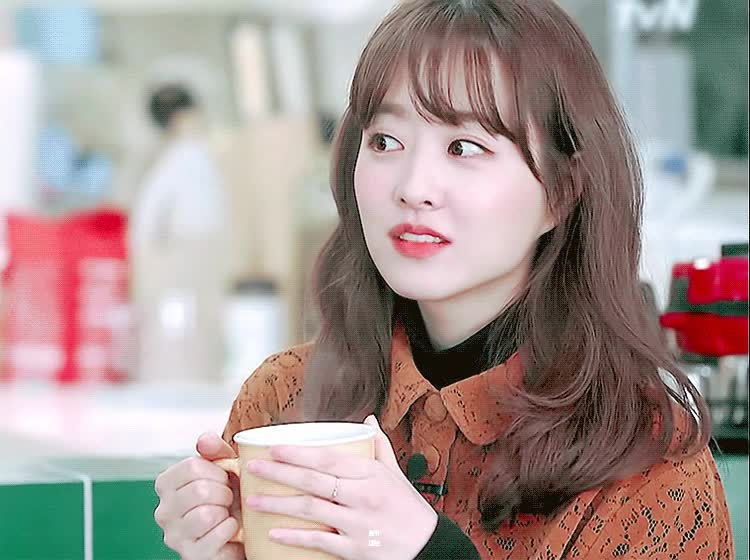 32살 박보영 외모 2.gif