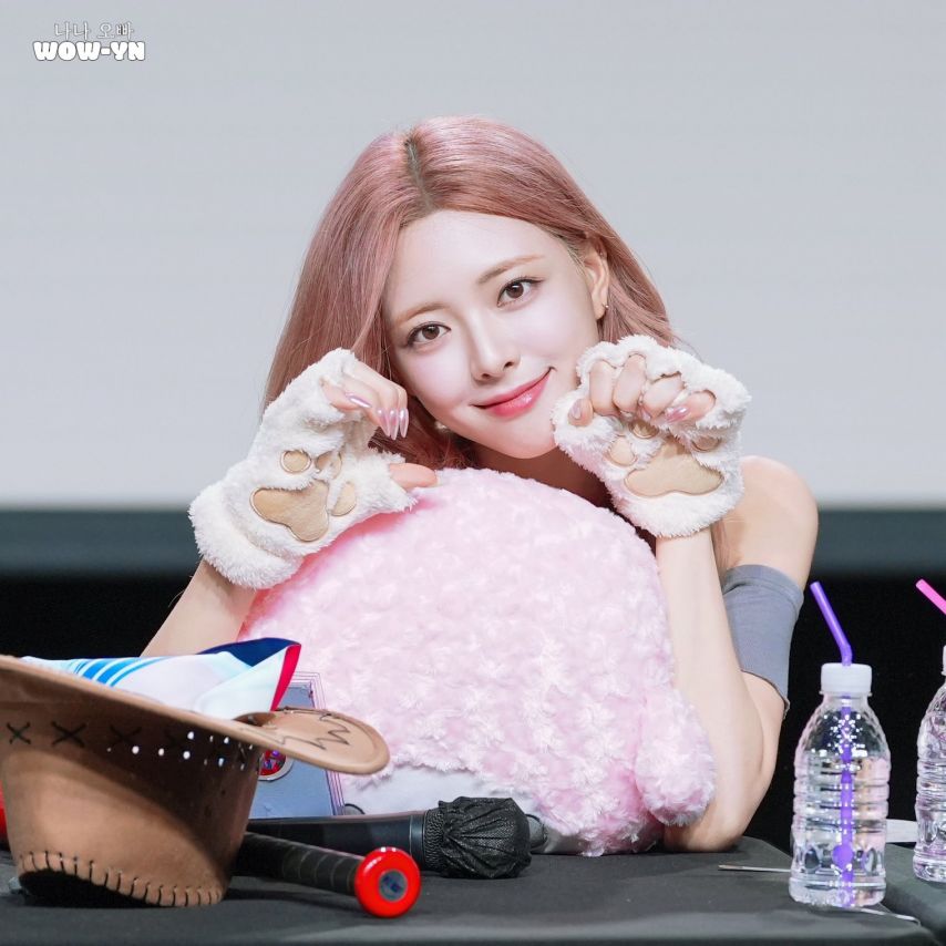 ITZY 유나1_2.jpg