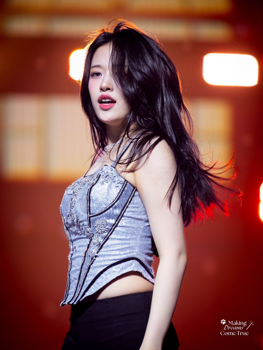 아이브 안유진1_2.jpg