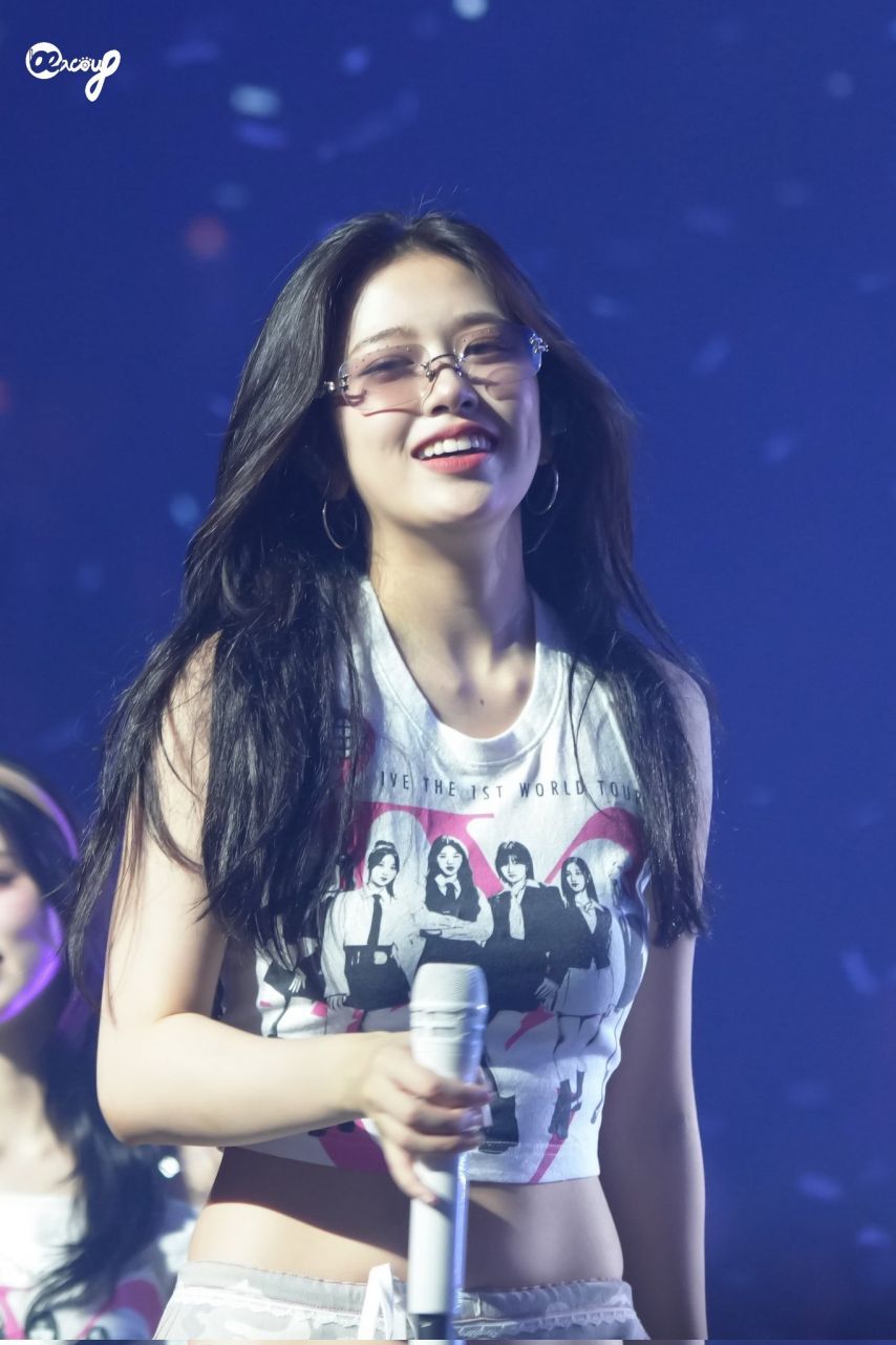 아이브 안유진1_4.jpg