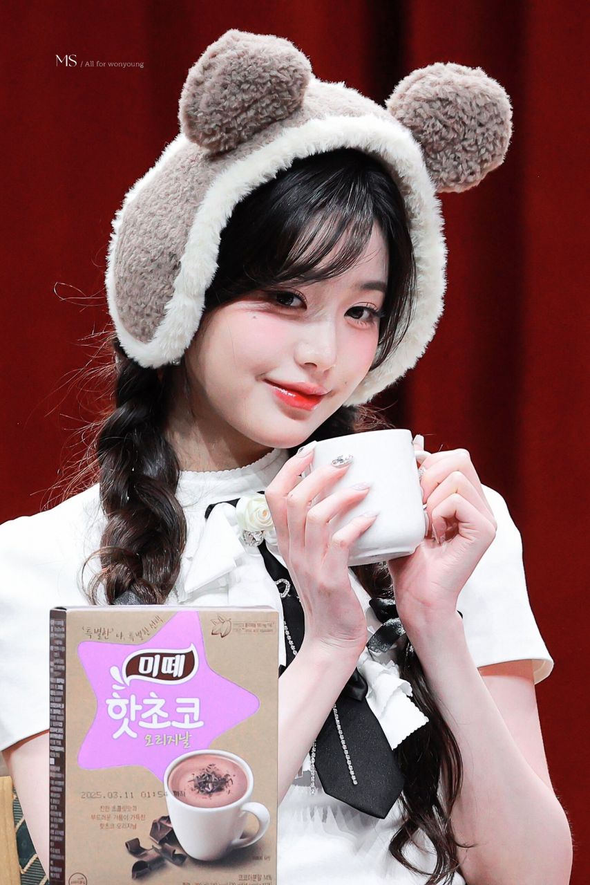 아이브 장원영1_4.jpg