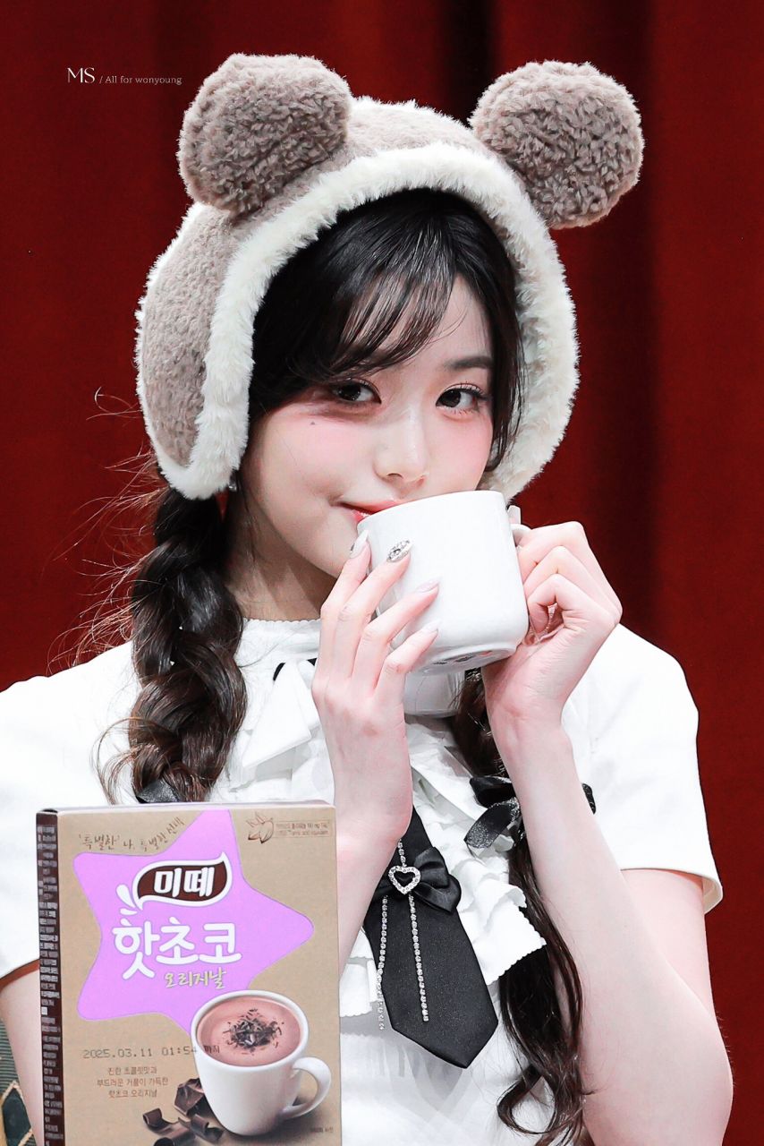 아이브 장원영1_3.jpg