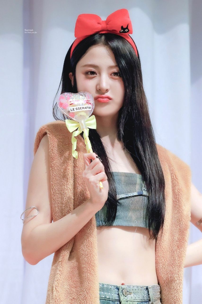 르세라핌 허윤진1_4.jpg