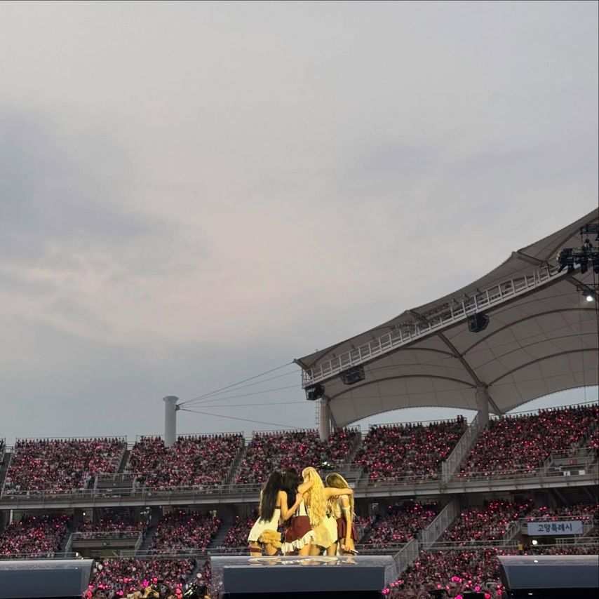 BLACKPINK (블랙핑크) 제니1_7.jpg