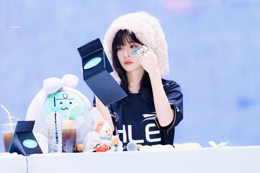 프로미스나인 이서연 이채영1_3.jpg