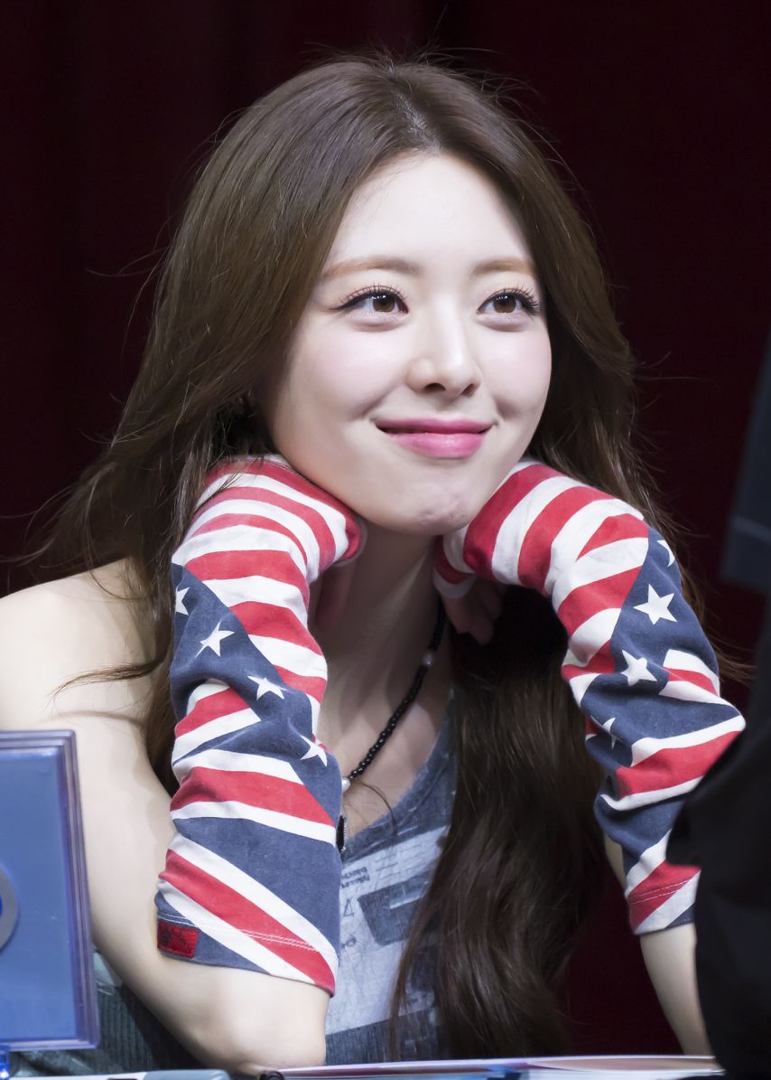 ITZY 유나1_3.jpg