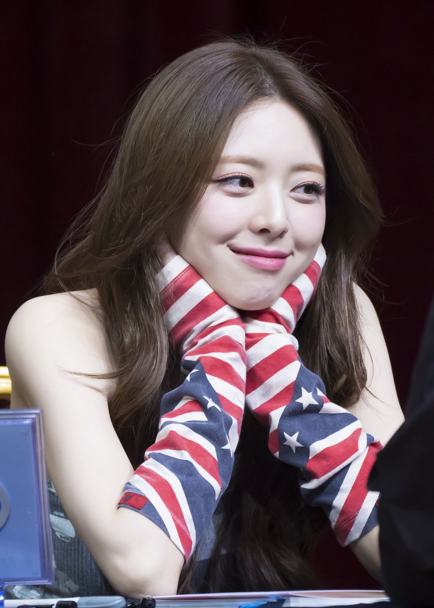 ITZY 유나1_2.jpg