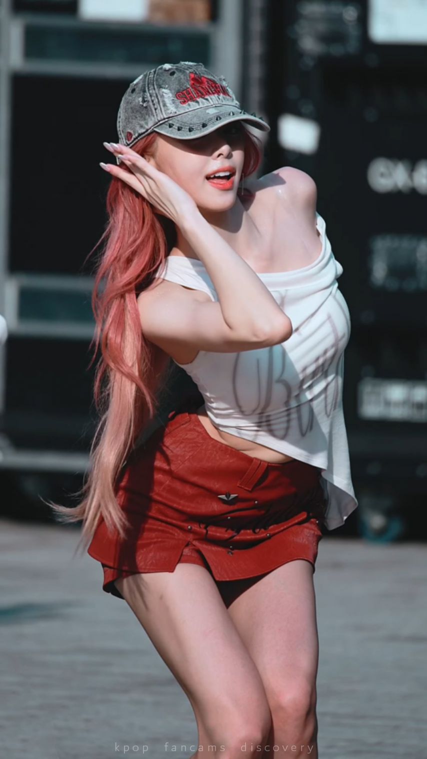 ITZY 유나1_2.jpg