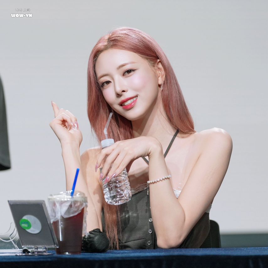 ITZY 유나1_4.jpg
